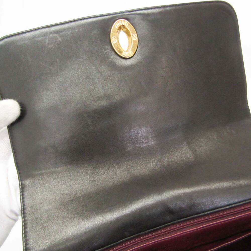 CHANEL Black Leather Shoulder Bag - Picture 13 of 16